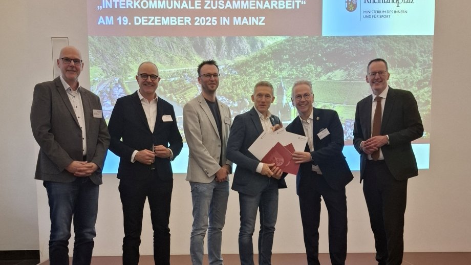 nterkommunales Projekt „IKZ-Verwaltungsstäbe“ erhält Landesförderung
Stärkung des Krisenmanagements über Kreisgrenzen hinweg nterkommunales Projekt „IKZ-Verwaltungsstäbe“ erhält Landesförderung
Stärkung des Krisenmanagements über Kreisgrenzen hinweg