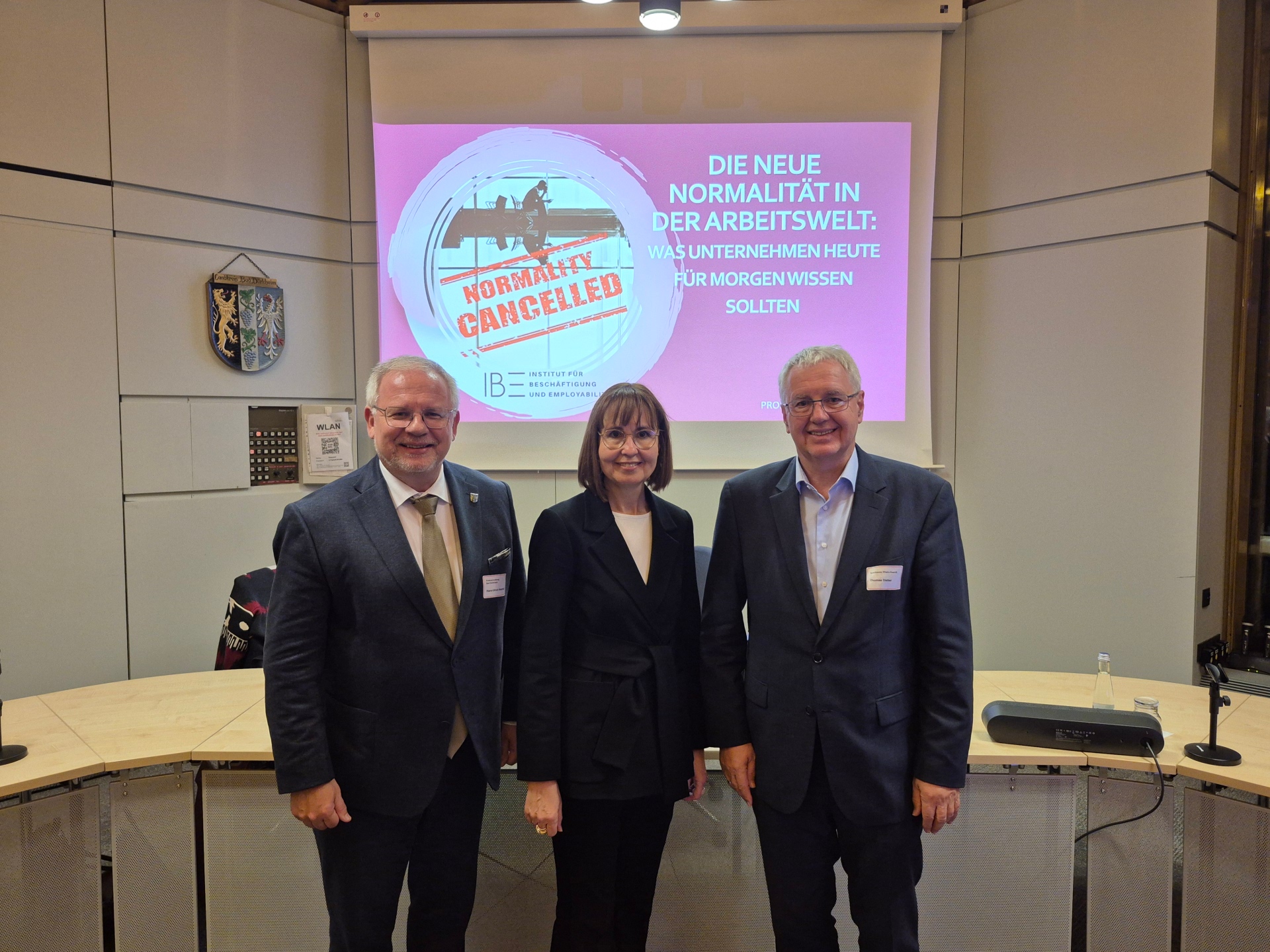 Zwei Männer und eine Frau