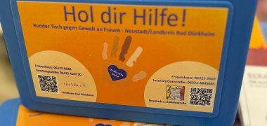 Brotdose mit Aufschrift.