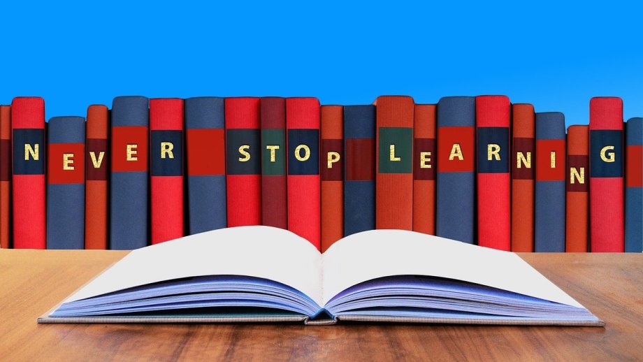 Buchrücken mit Aufschrift Never stop learning