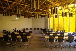 Bild des leeren Ratssaals Kreis Bad Dürkheim